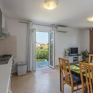 https://apartment-nensi-porec.in-istria.net